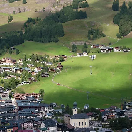 Furnished Chalet In Hinterglemm Near Lift Chalet *