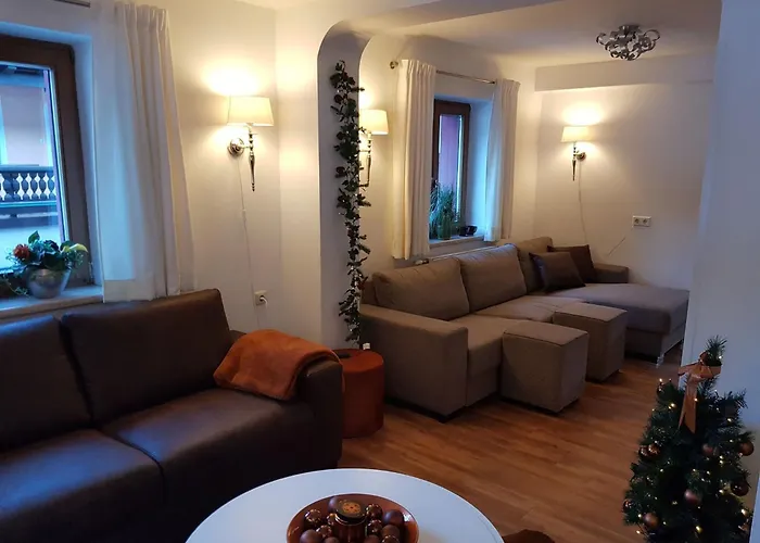 Alpesi faház Furnished Chalet In Hinterglemm Near Lift Saalbach Hinterglemm